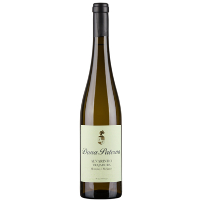Dona Paterna Alvarinho E Trajadura