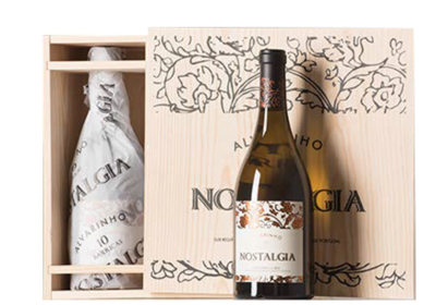 Nostalgia Alvarinho 10 Barricas Cx 3 Un.